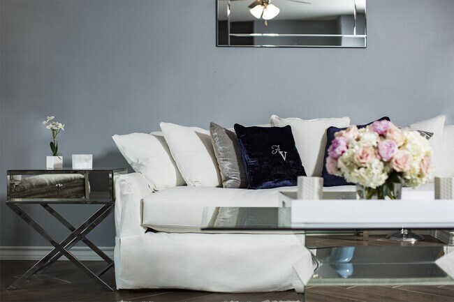 Foto del edificio - 6718 Springfield Ave