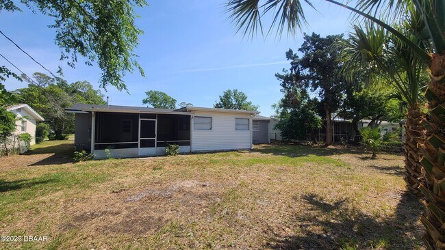 Foto del edificio - 2222 Harvard Rd