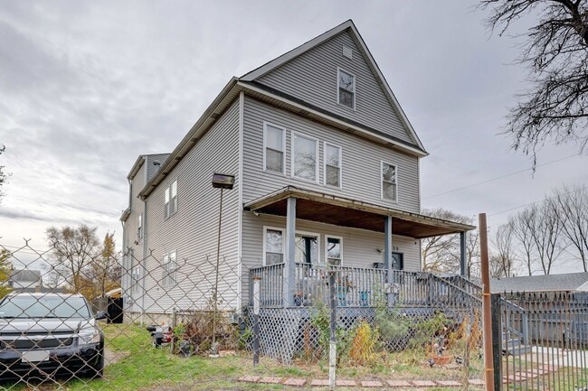 Building Photo - 339 W Garfield Blvd