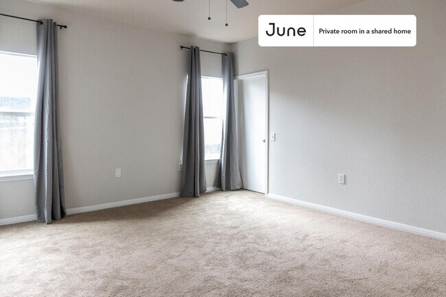 Foto del edificio - Room in Shared 5 bed/2 bath home