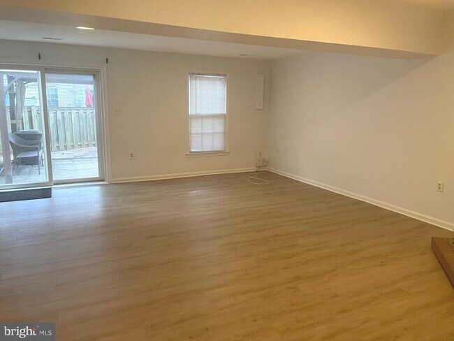 Foto del edificio - 5405 New London Park Dr