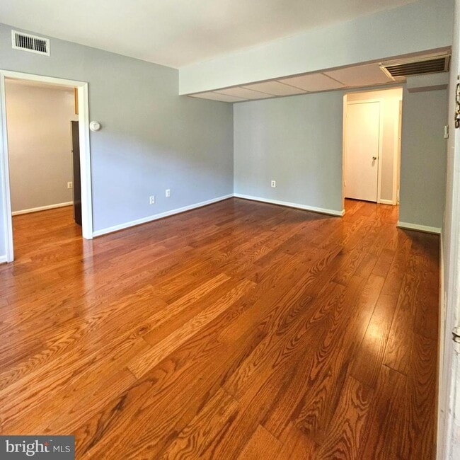 1782 N Troy St Unit 702, Arlington, VA 22201 Room for Rent in