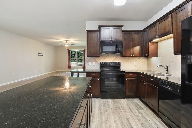 Building Photo - 204 Bridle Way