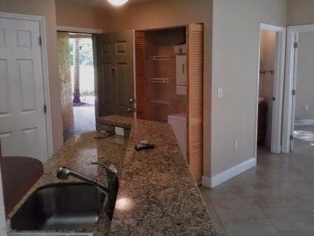 Foto del edificio - 2445 SW 18th Terrace