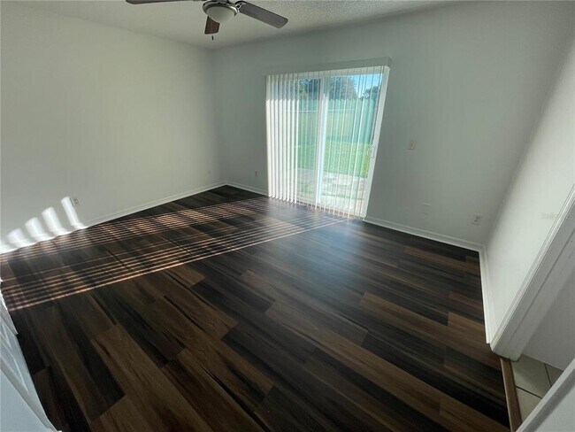 Foto del edificio - 103 S Lakeview Dr