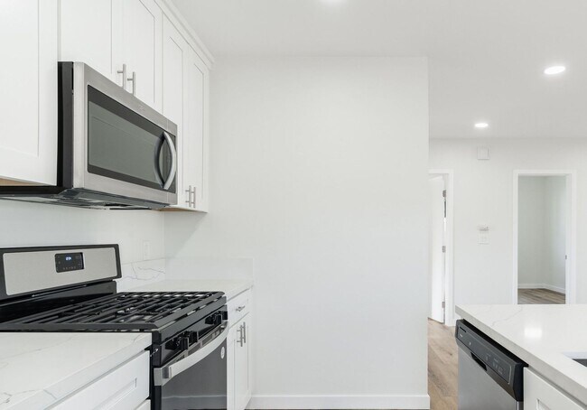 Foto del edificio - Welcome to your beautifully renovated single level home in the heart of Oceanside!