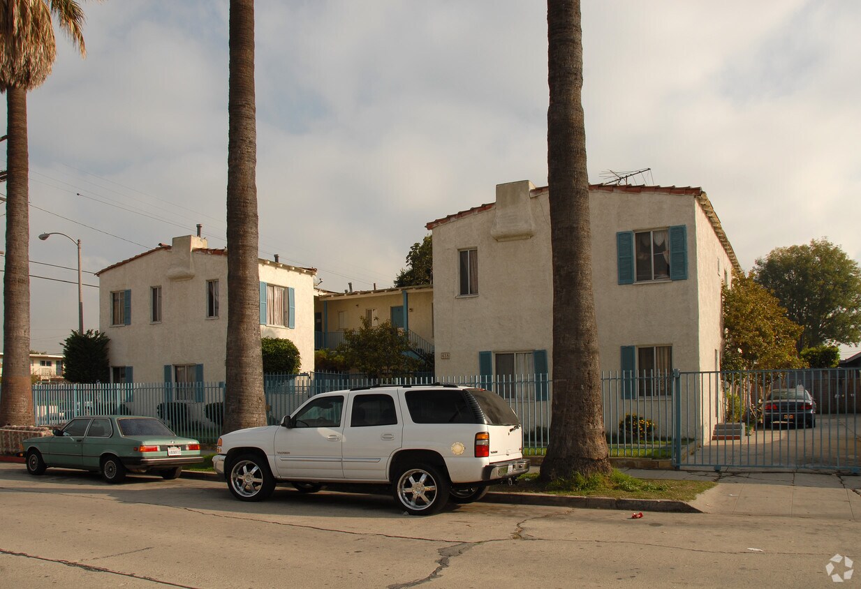 Primary Photo - 438-460 Bay View Ave