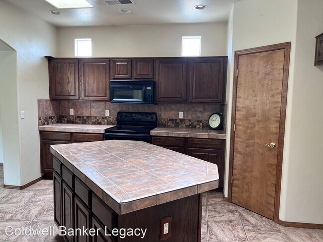 Building Photo - 3 br, 2 bath House - 7320 Old Pecos Trail NE