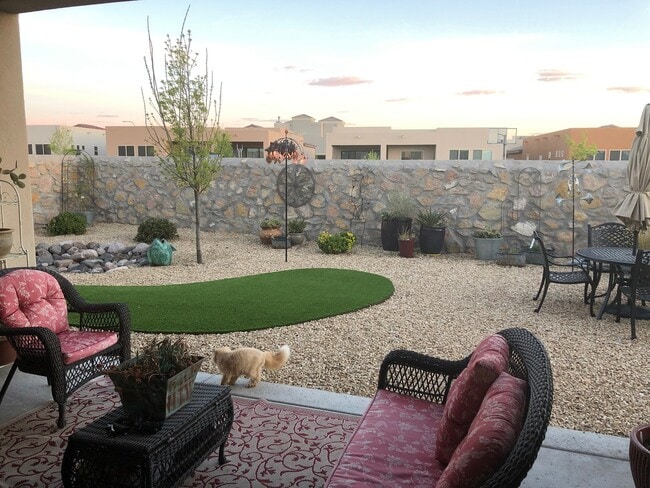 Foto del edificio - Gorgeous 4 bedroom home in Del Prado