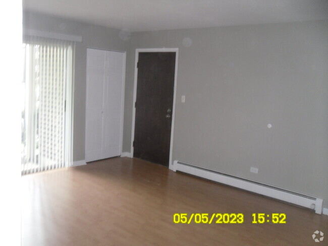 Building Photo - 2244 W Nichols Rd
