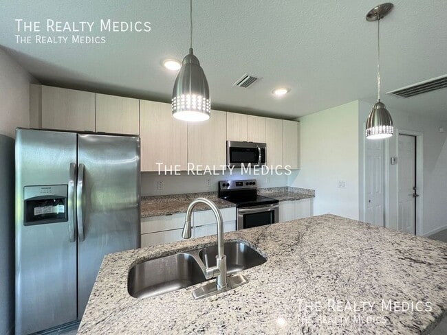 Building Photo - 1245 Giralda Cir NW