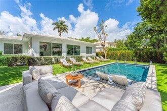 Building Photo - 6145 La Gorce Dr