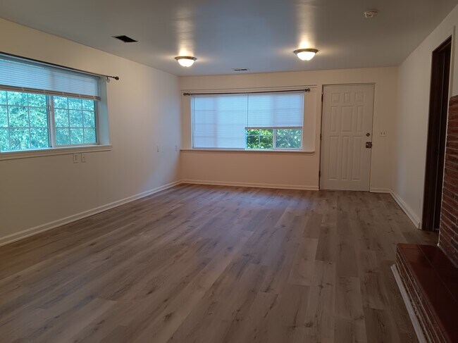 Foto del edificio - 4005 S Trenton St