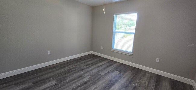 Foto del edificio - 211 Oak Ln Cir