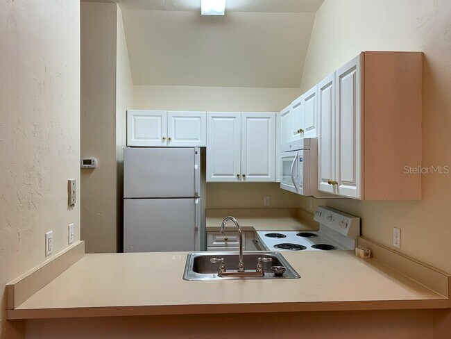 Building Photo - 3901 SW 27th St