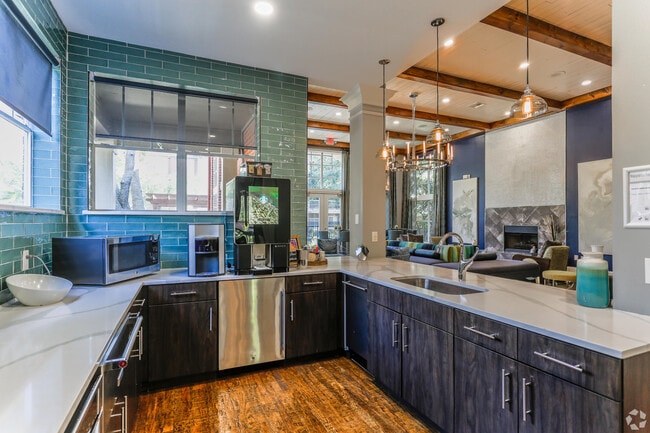 Resident Kitchen & Coffee Bar - Stella at The Medical Center