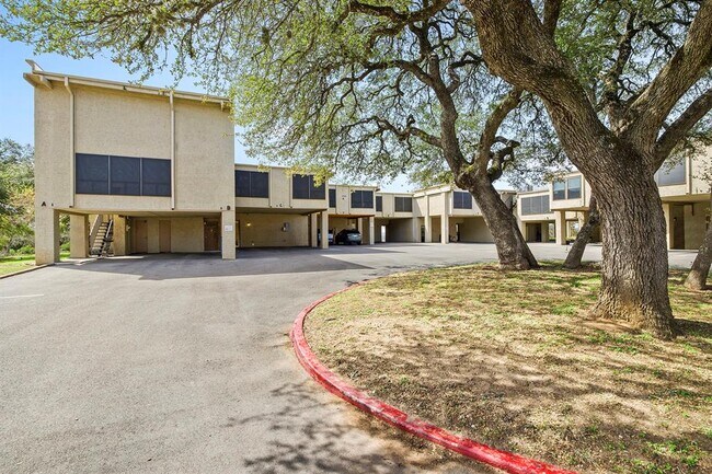 Building Photo - 5802 Circulo Dr