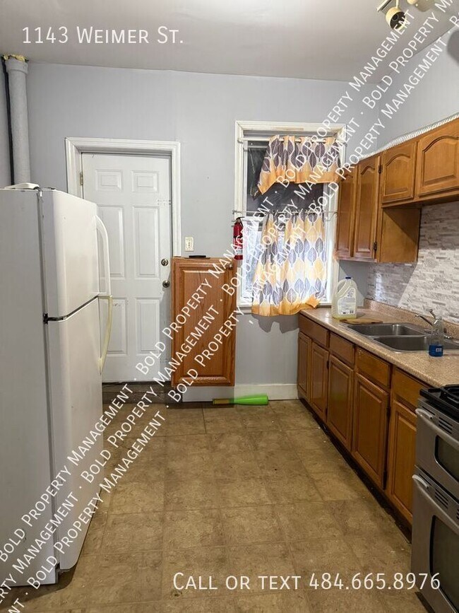 Building Photo - 1143 Weimer St