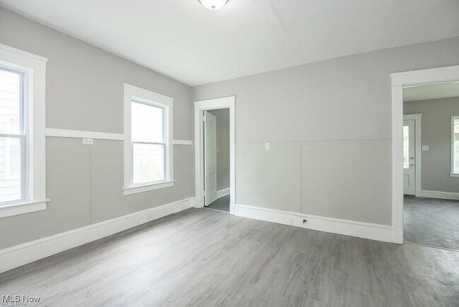 Foto del edificio - 15517 Kipling Ave