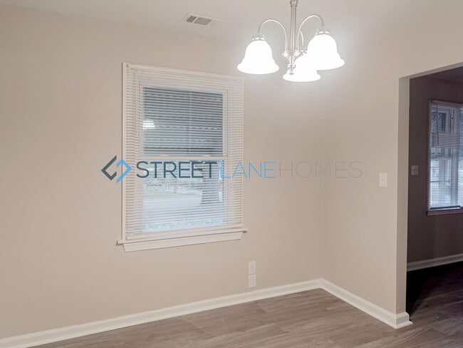 Building Photo - NOW OFFERING $250 OFF THE FIRST FULL MONTH...
