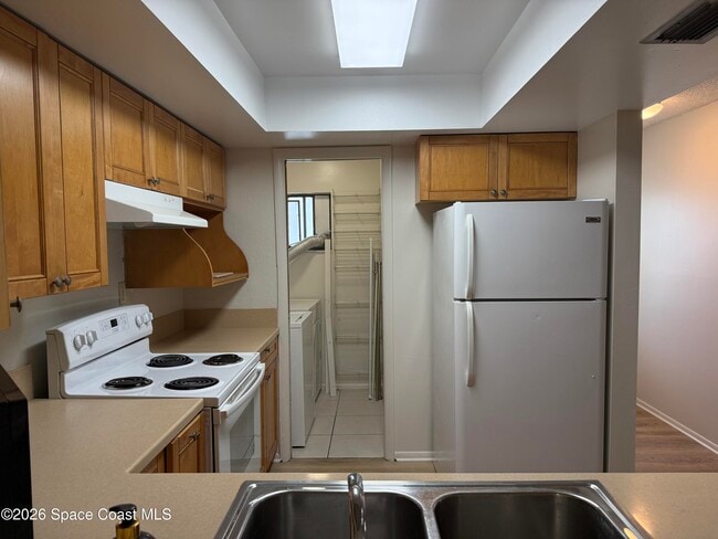 Building Photo - 3755 S Hopkins Ave
