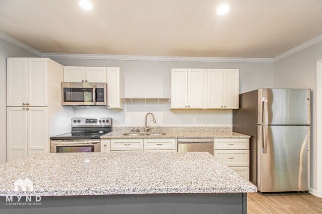 Building Photo - 2301 Charles St