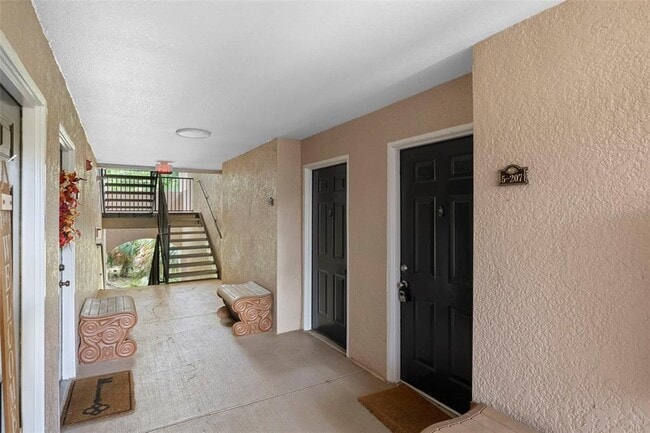 Building Photo - 940 Village Trail