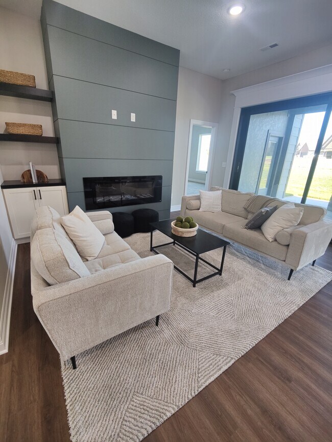 Building Photo - 4670 W Emerald Bay Ct