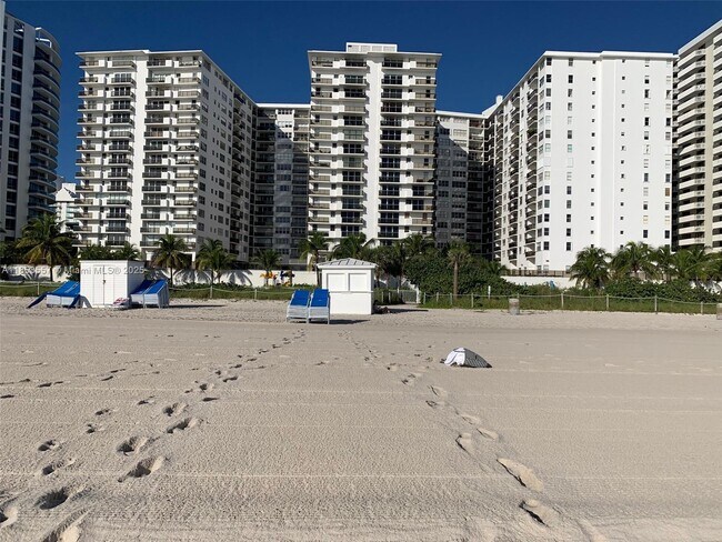 Foto del edificio - 6039 Collins Ave