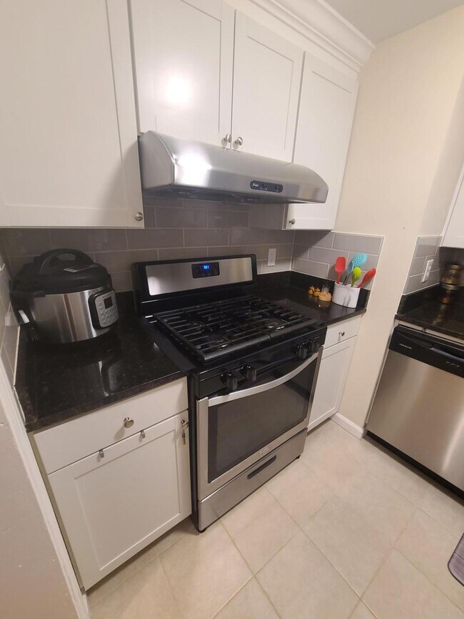 Foto del edificio - 6907 Little Falls Rd