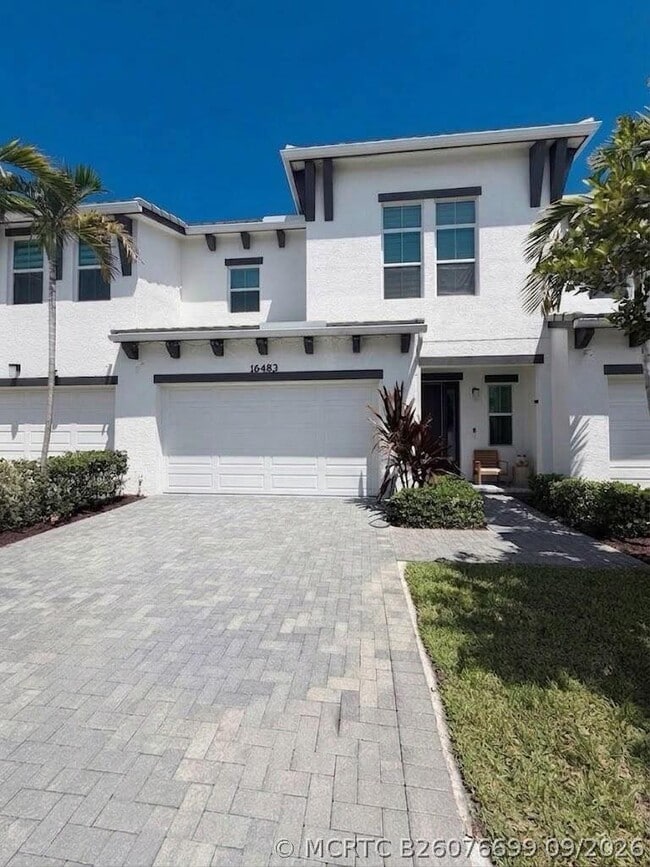 Building Photo - 16483 Helix Ct