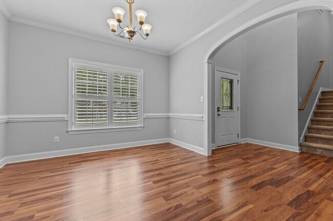 Foto del edificio - 768 Riverbirch Dr