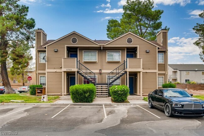 Foto del edificio - 2755 Jennydiane Dr
