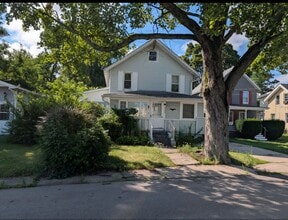 Building Photo - 3003 Gray Ave