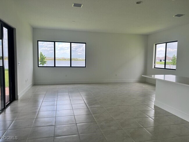 Foto del edificio - 5101 Isidora Ln