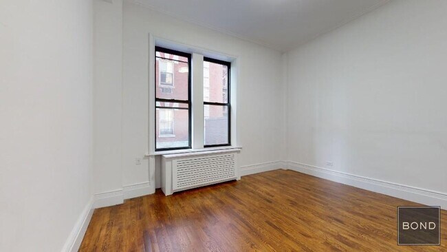 Building Photo - 166 W 72nd St