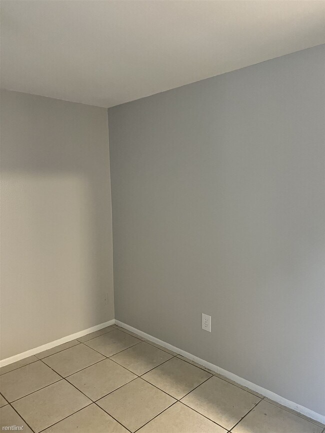 Foto del edificio - Studio, 1 bath House - 8801 Oak Circle Studio