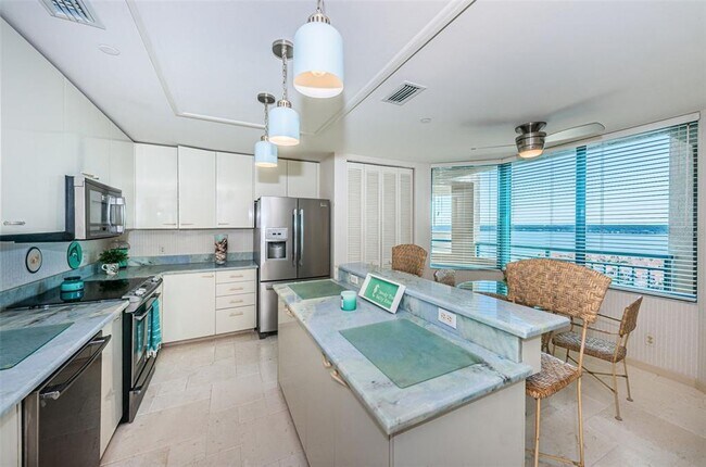 Foto del edificio - 1560 Gulf Blvd