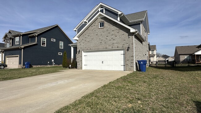 Building Photo - 537 Dexter Dr