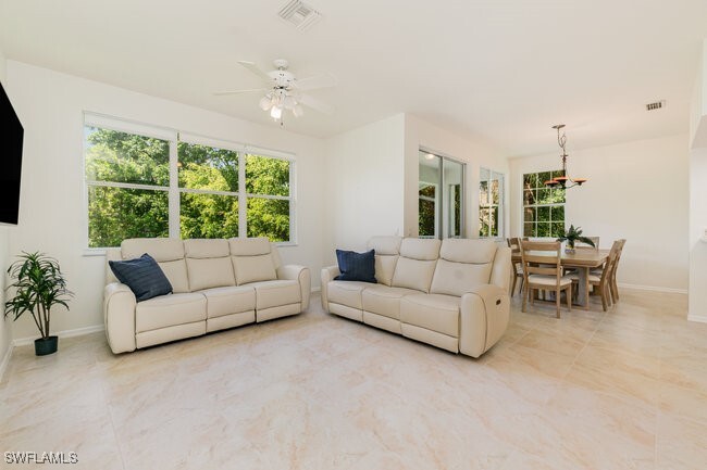 Building Photo - 9021 Las Maderas Dr
