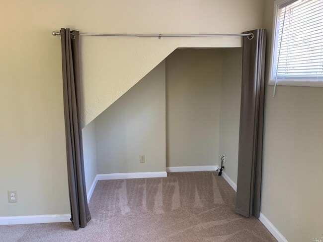 Building Photo - 848 Acalanes Rd