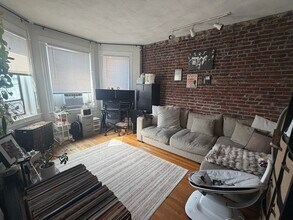 Building Photo - 107 Jersey St