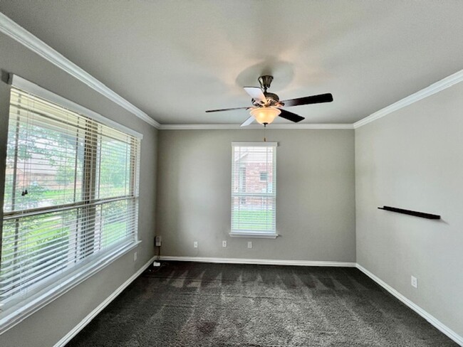 Building Photo - Park at Blackhawk / 5 bedrooms, 2.5 bathro...