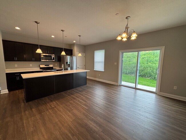 Foto del edificio - Beautiful Townhome in Washington! - 3 Bedroom