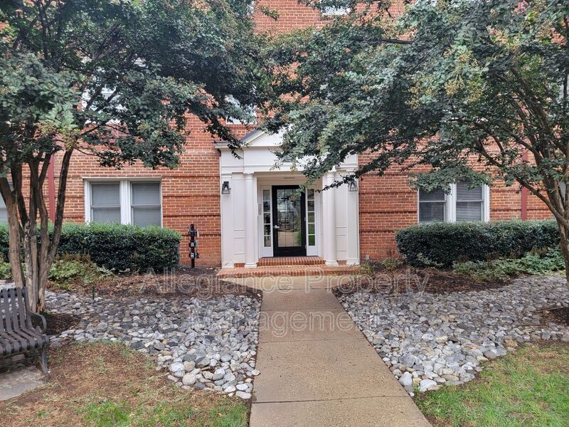 Primary Photo - 922 S Washington St