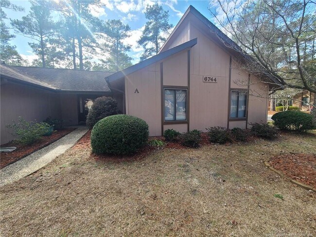 Building Photo - 6744 Irongate Dr