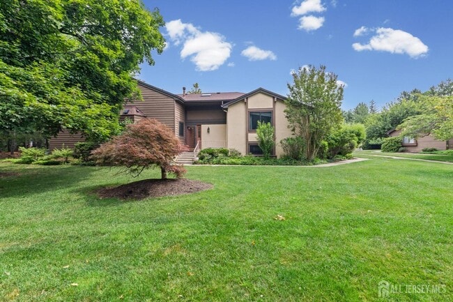 Building Photo - 130 Sayre Dr
