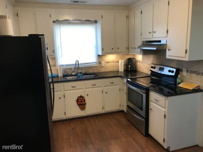 Building Photo - 3 br, 1.5 bath House - 907 Charlotte Dr