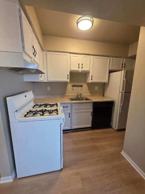 Kitchen - 18019 Dixie Hwy