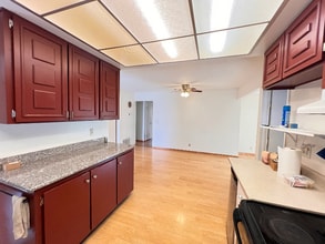 Building Photo - 2880 Freeman Pl